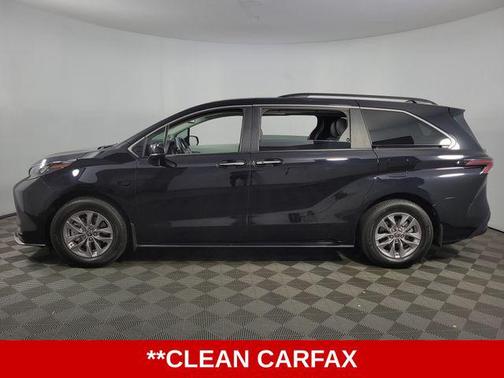 Midnight Black Metallic 2025 Toyota Sienna XLE