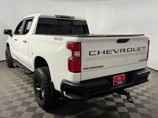 Summit White 2021 Chevrolet Silverado 1500 Custom Trail Boss