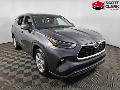 Magnetic Gray Metallic 2022 Toyota Highlander LE