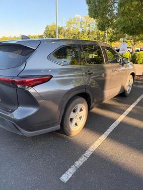 Gray 2022 Toyota Highlander LE