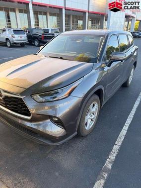 Magnetic Gray Metallic 2022 Toyota Highlander LE