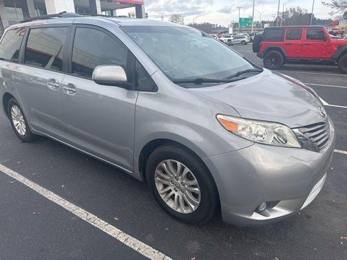 2015 Toyota Sienna XLE