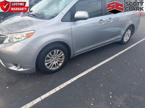 2015 Toyota Sienna XLE