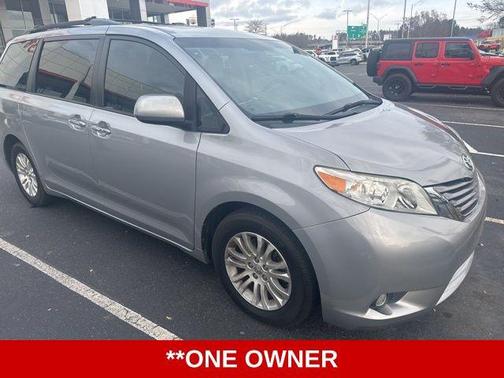 2015 Toyota Sienna XLE