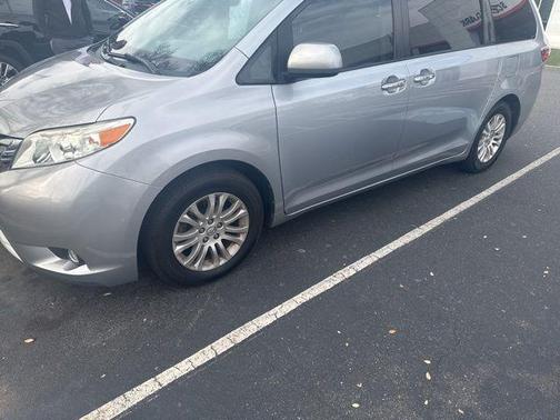 2015 Toyota Sienna XLE