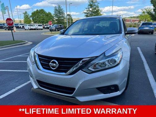 White 2018 Nissan Altima 2.5 SL