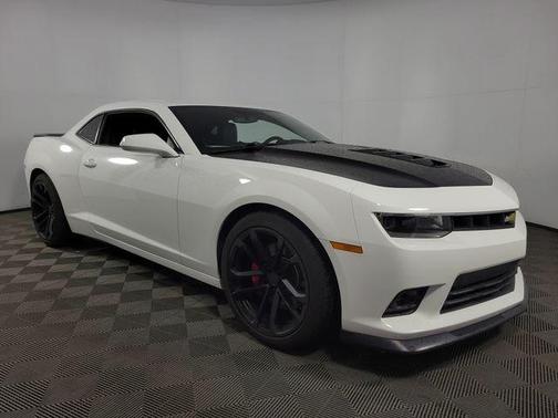 Summit White 2015 Chevrolet Camaro 2SS