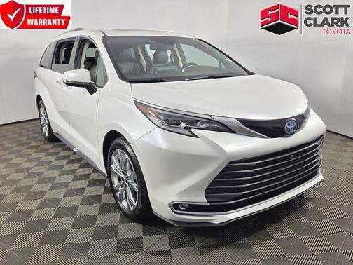 2023 Toyota Sienna Platinum 7 Passenger