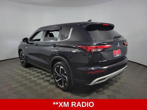 Labrador Black Pearl 2024 Mitsubishi Outlander SP