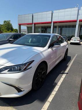 Eminent White Pearl 2020 Lexus ES 350 Base