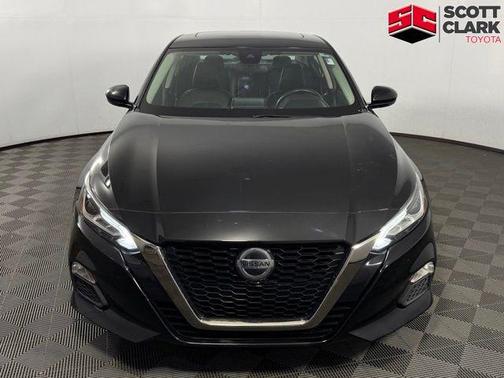 Super Black Clearcoat 2020 Nissan Altima SR FWD