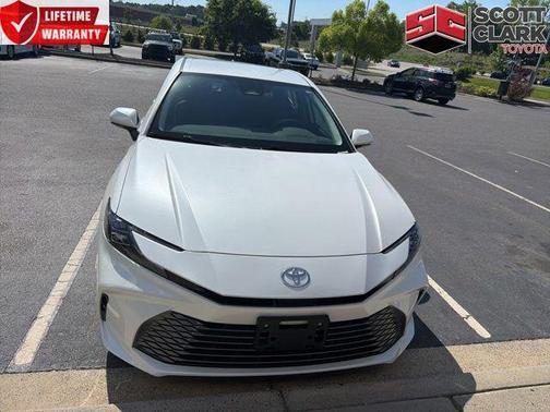 Wind Chill Pearl 2025 Toyota Camry XLE