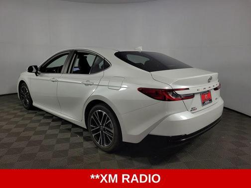 Wind Chill Pearl 2025 Toyota Camry XLE
