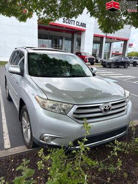 Classic Silver Metallic 2013 Toyota Highlander Limited