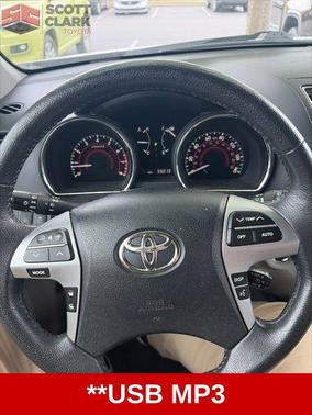 Classic Silver Metallic 2013 Toyota Highlander Limited