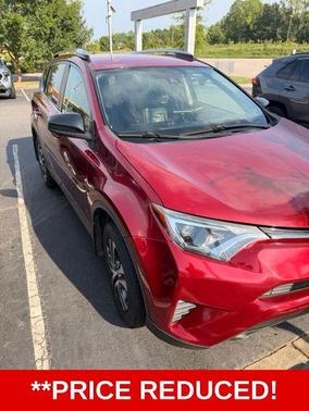 Pearl 2018 Toyota RAV4 LE