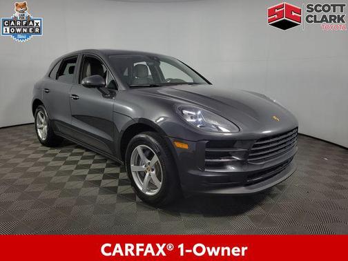 Volcano Grey Metallic 2021 Porsche Macan Macan Sport Edition