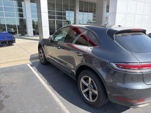 Volcano Grey Metallic 2021 Porsche Macan Macan