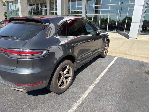 Volcano Grey Metallic 2021 Porsche Macan Macan