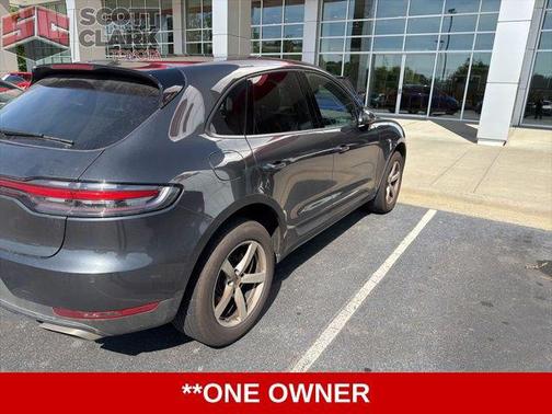 Volcano Grey Metallic 2021 Porsche Macan Macan Sport Edition