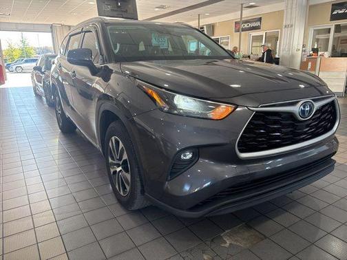2022 Toyota Highlander Hybrid XLE