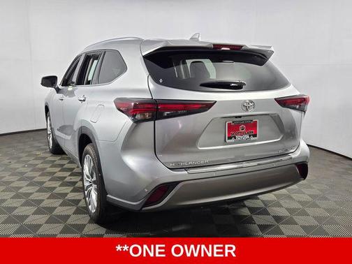 2024 Toyota Highlander Platinum