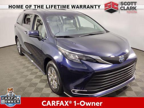2024 Toyota Sienna XLE 8 Passenger