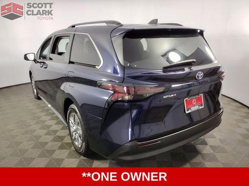 2024 Toyota Sienna XLE 8 Passenger