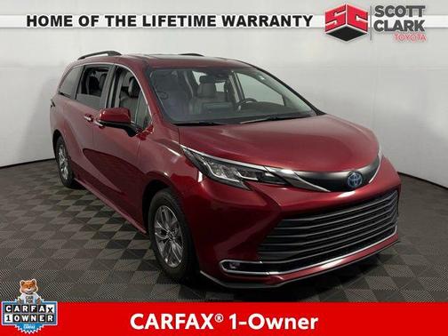 2021 Toyota Sienna XLE 8 Passenger