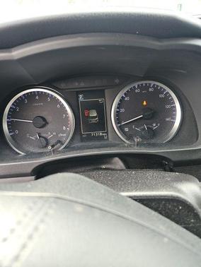 Midnight Black Metallic 2018 Toyota Highlander LE