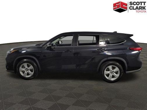 2020 Toyota Highlander LE