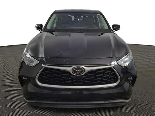2020 Toyota Highlander LE