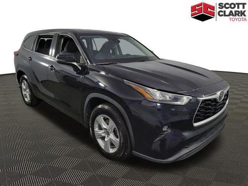 2020 Toyota Highlander LE
