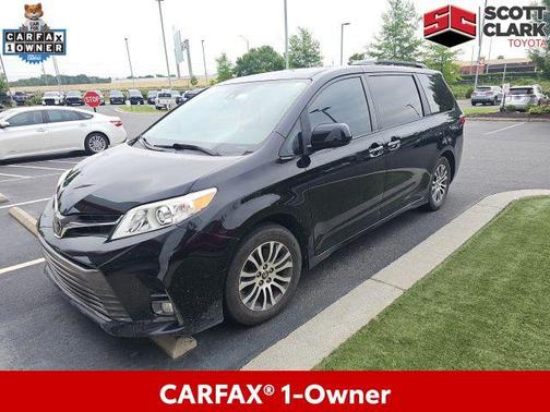 Midnight Black Metallic 2019 Toyota Sienna XLE