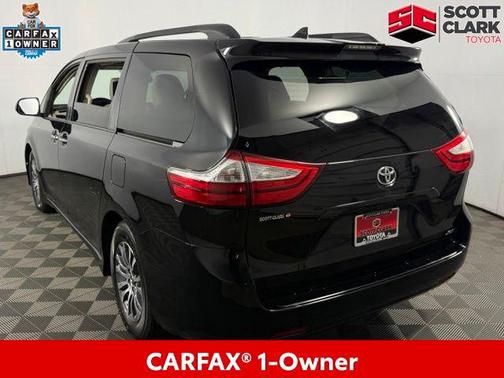 Midnight Black Metallic 2019 Toyota Sienna XLE