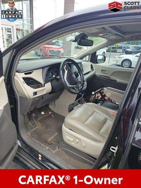 Midnight Black Metallic 2019 Toyota Sienna XLE