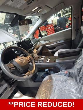 2022 Toyota Sienna LE