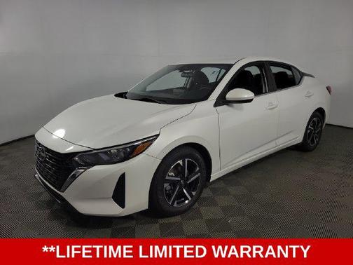 Aspen White 2024 Nissan Sentra SV
