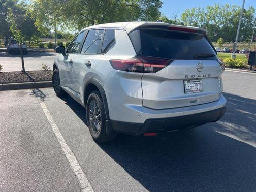 Brilliant Silver Metallic 2025 Nissan Rogue S