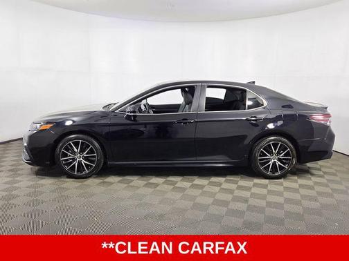 Midnight Black Metallic 2024 Toyota Camry SE