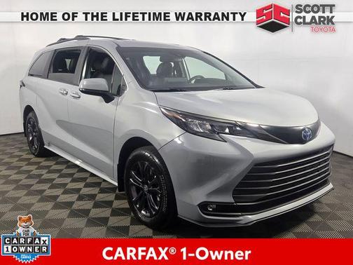 2024 Toyota Sienna Woodland Edition