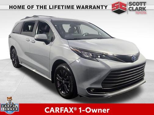 2024 Toyota Sienna Woodland Edition