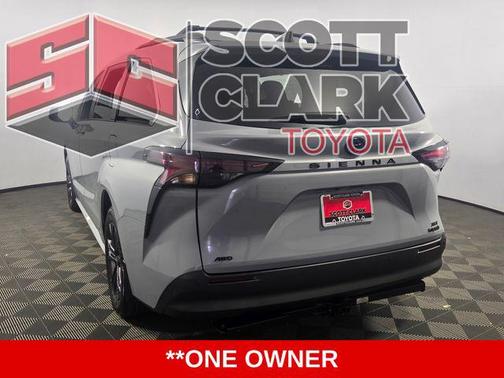 2024 Toyota Sienna Woodland Edition