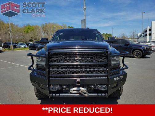 Brilliant Black Crystal Pearlcoat 2018 RAM 3500 Laramie Crew Cab 4x4 8' Box