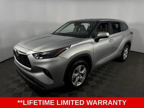 2022 Toyota Highlander LE