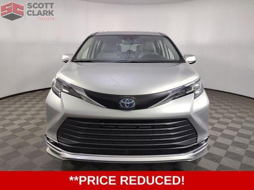 2023 Toyota Sienna XLE 7 Passenger