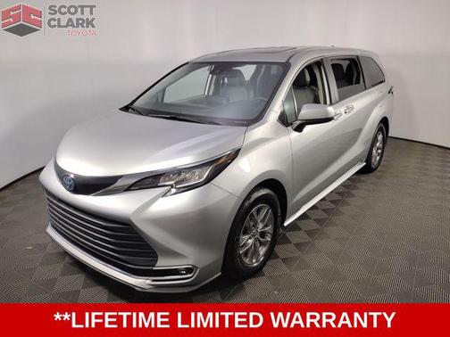 2023 Toyota Sienna XLE 7 Passenger