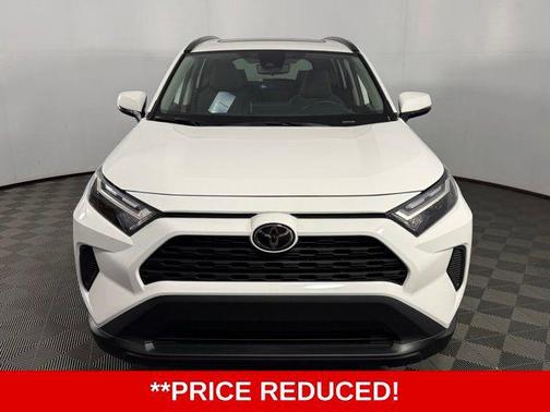 Ice Cap 2025 Toyota RAV4 XLE
