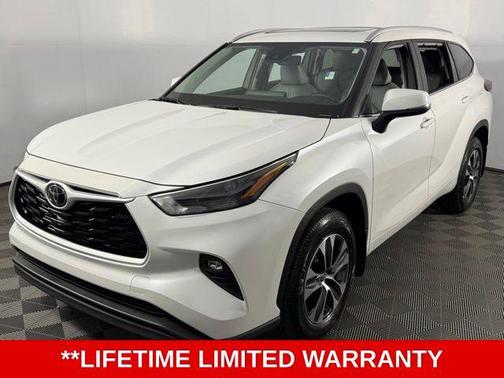Wind Chill Pearl 2025 Toyota Highlander XLE