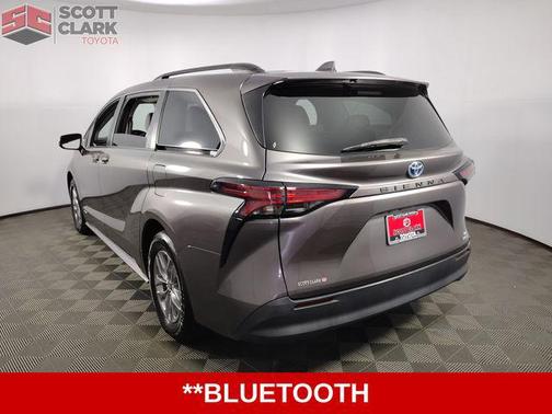 2021 Toyota Sienna LE